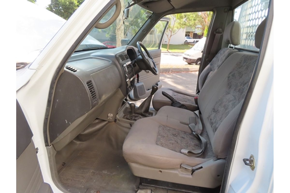 2001 Nissan Patrol DX GU 4X4