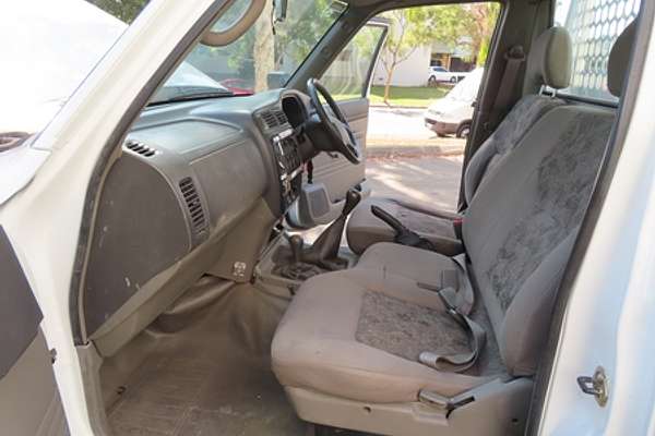 2001 Nissan Patrol DX GU 4X4