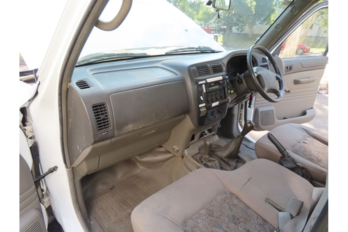 2001 Nissan Patrol DX GU 4X4