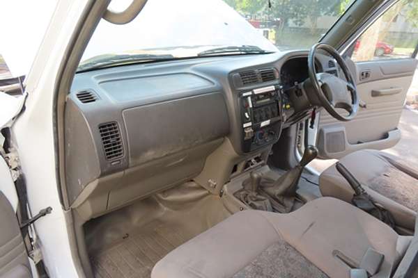 2001 Nissan Patrol DX GU 4X4