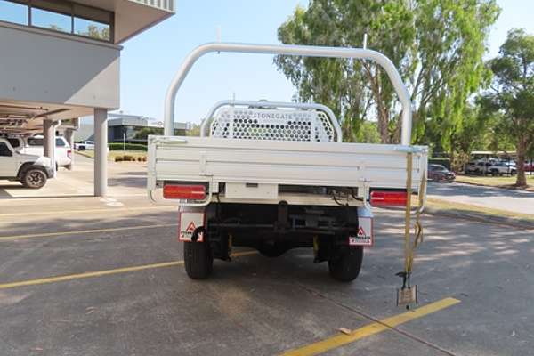 2001 Nissan Patrol DX GU 4X4