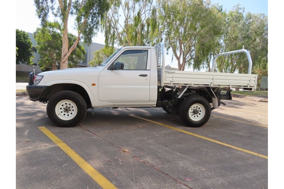 2001 Nissan Patrol DX GU 4X4