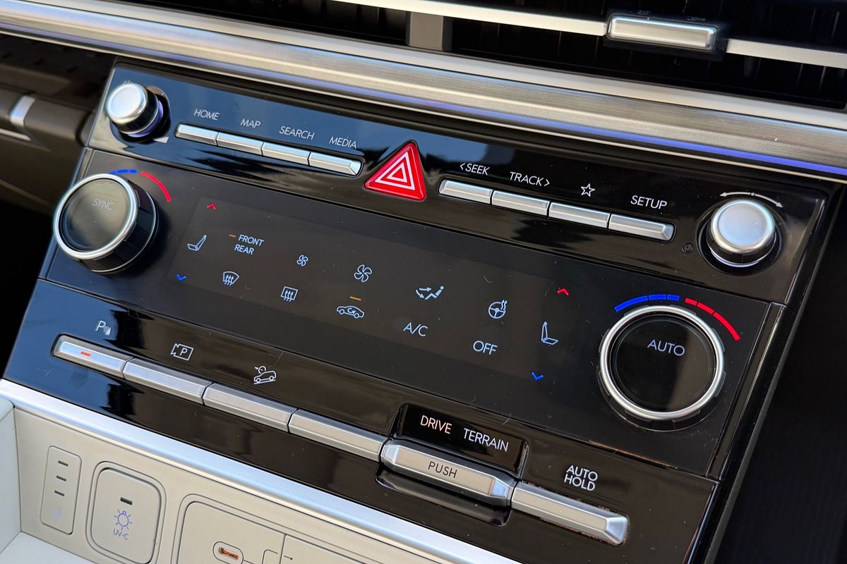 2025 Hyundai Santa Fe Calligraphy MX5.V1