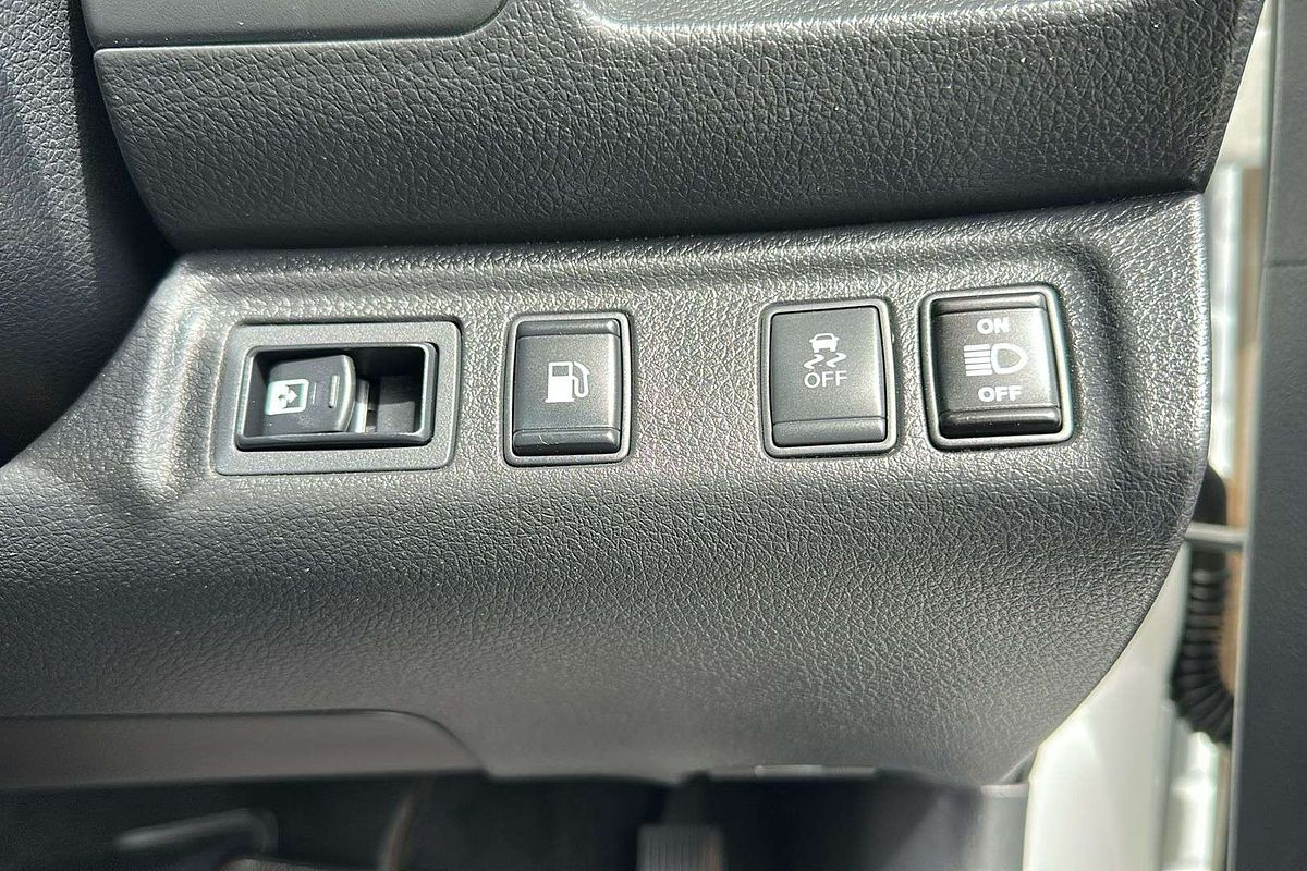 2015 Nissan Navara ST D23 4X4