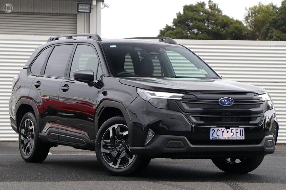 2025 Subaru Forester Premium S6