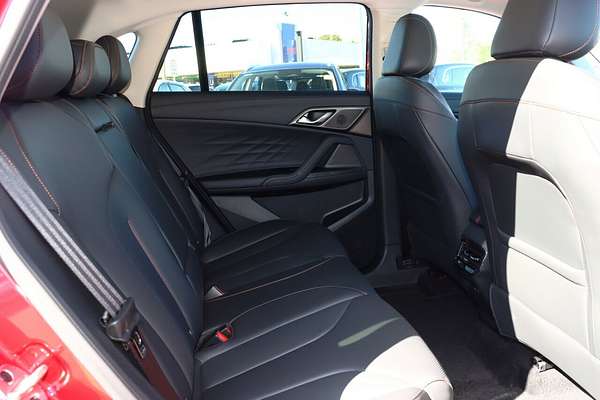 2025 MG HS Essence AS33