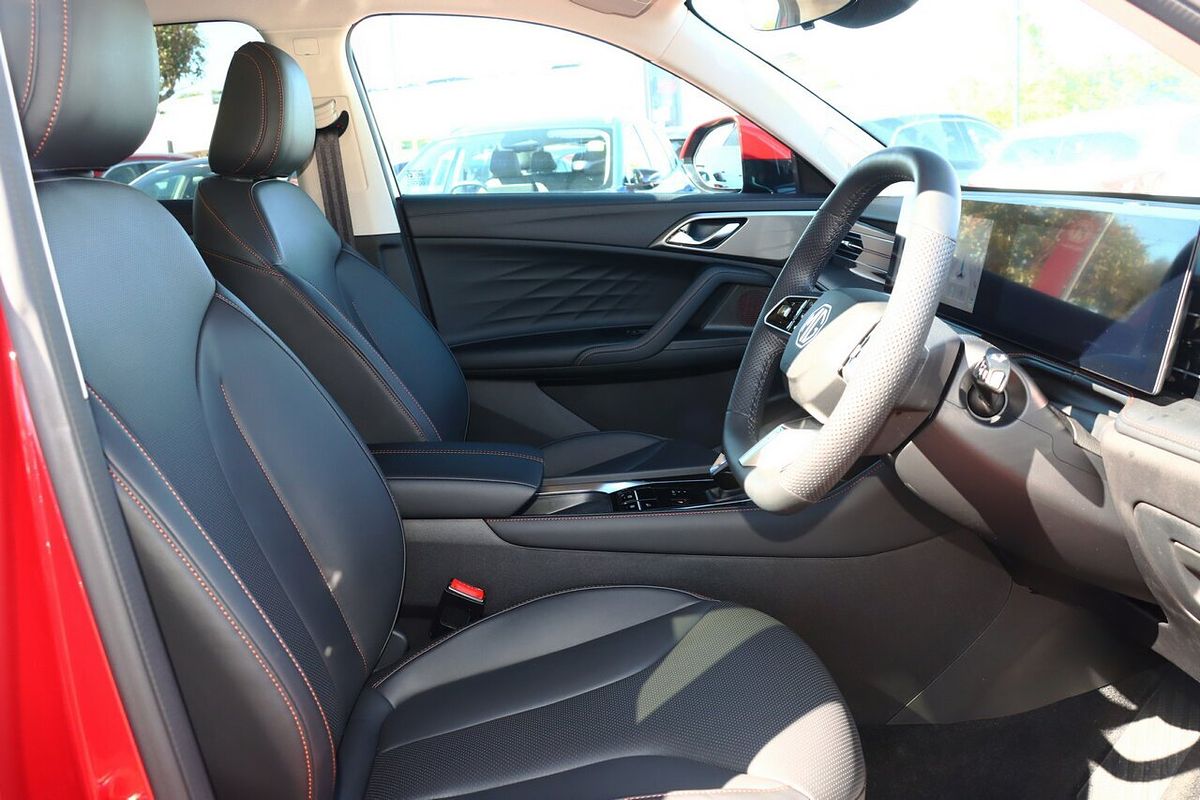 2025 MG HS Essence AS33