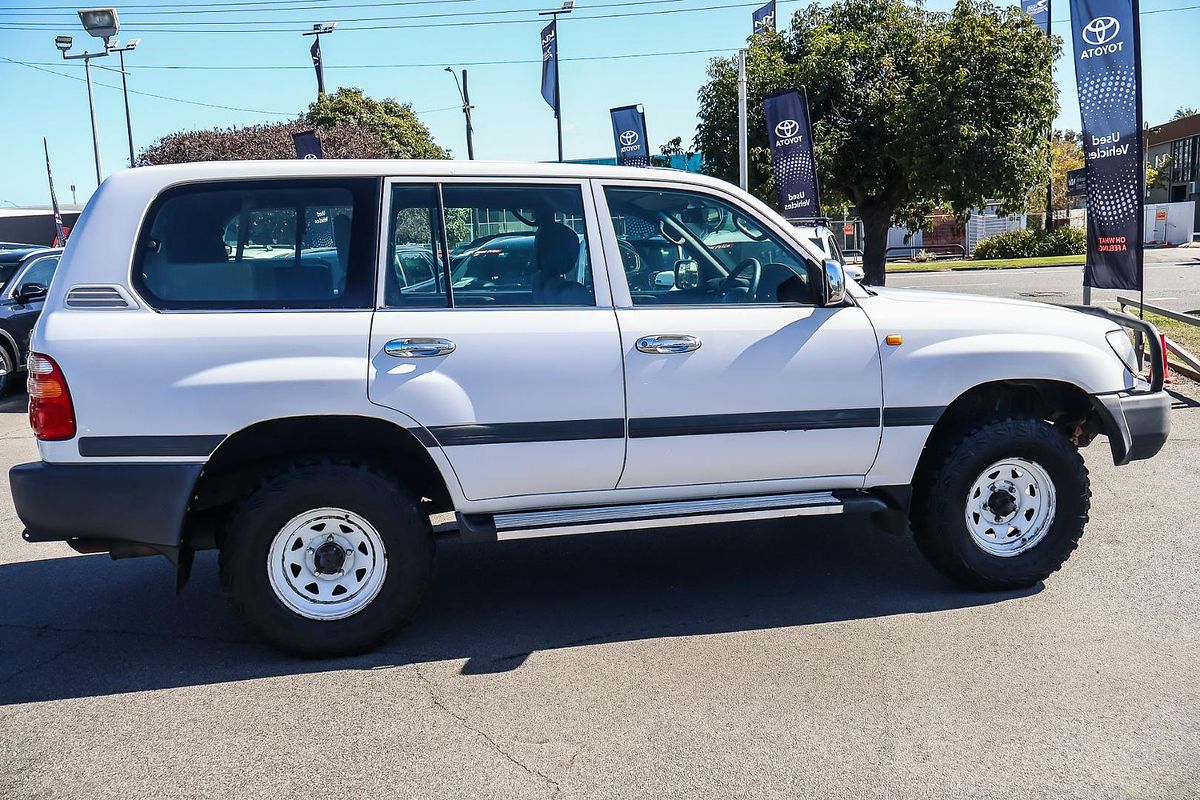 2002 Toyota Landcruiser GXL HZJ105R