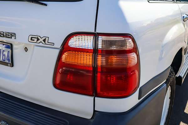 2002 Toyota Landcruiser GXL HZJ105R
