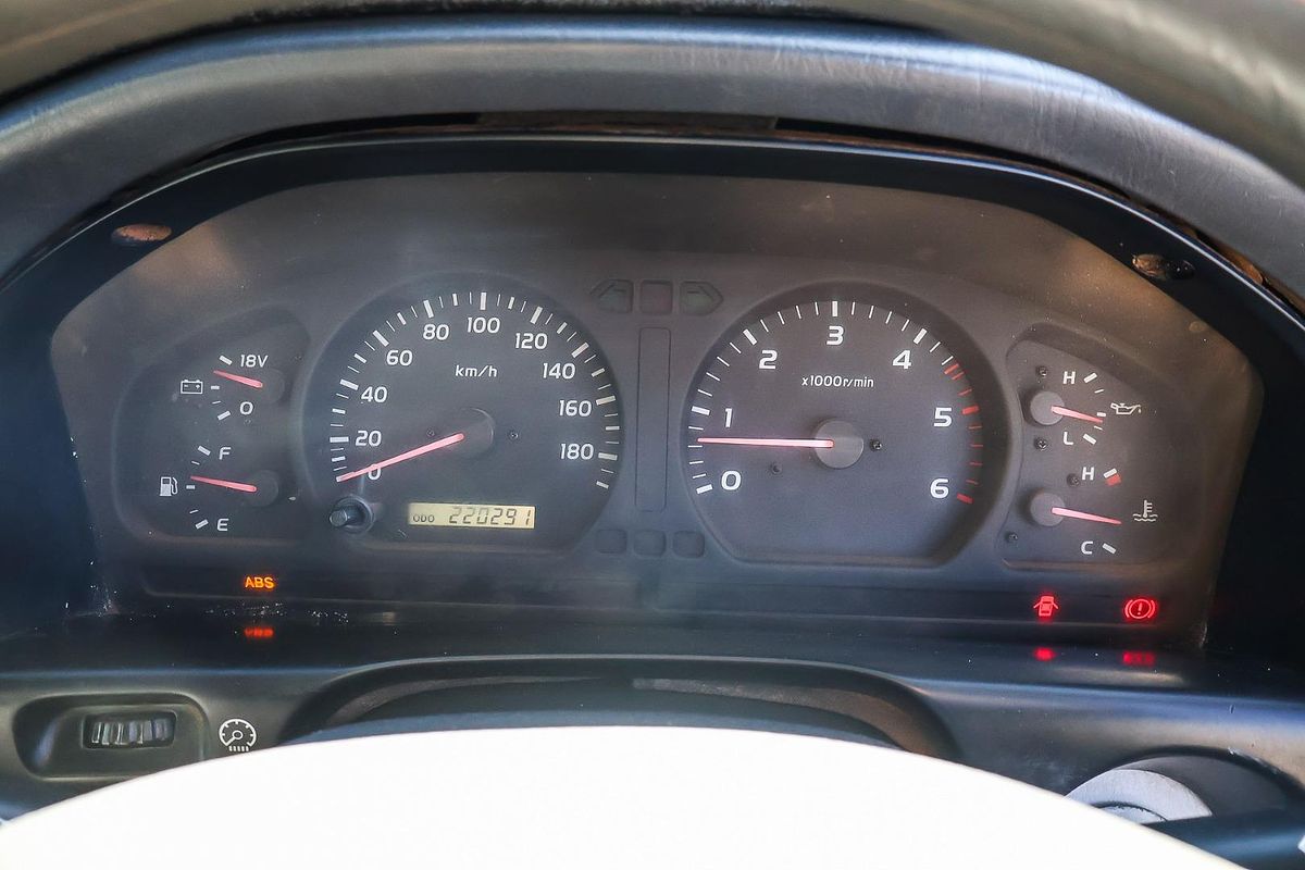 2002 Toyota Landcruiser GXL HZJ105R