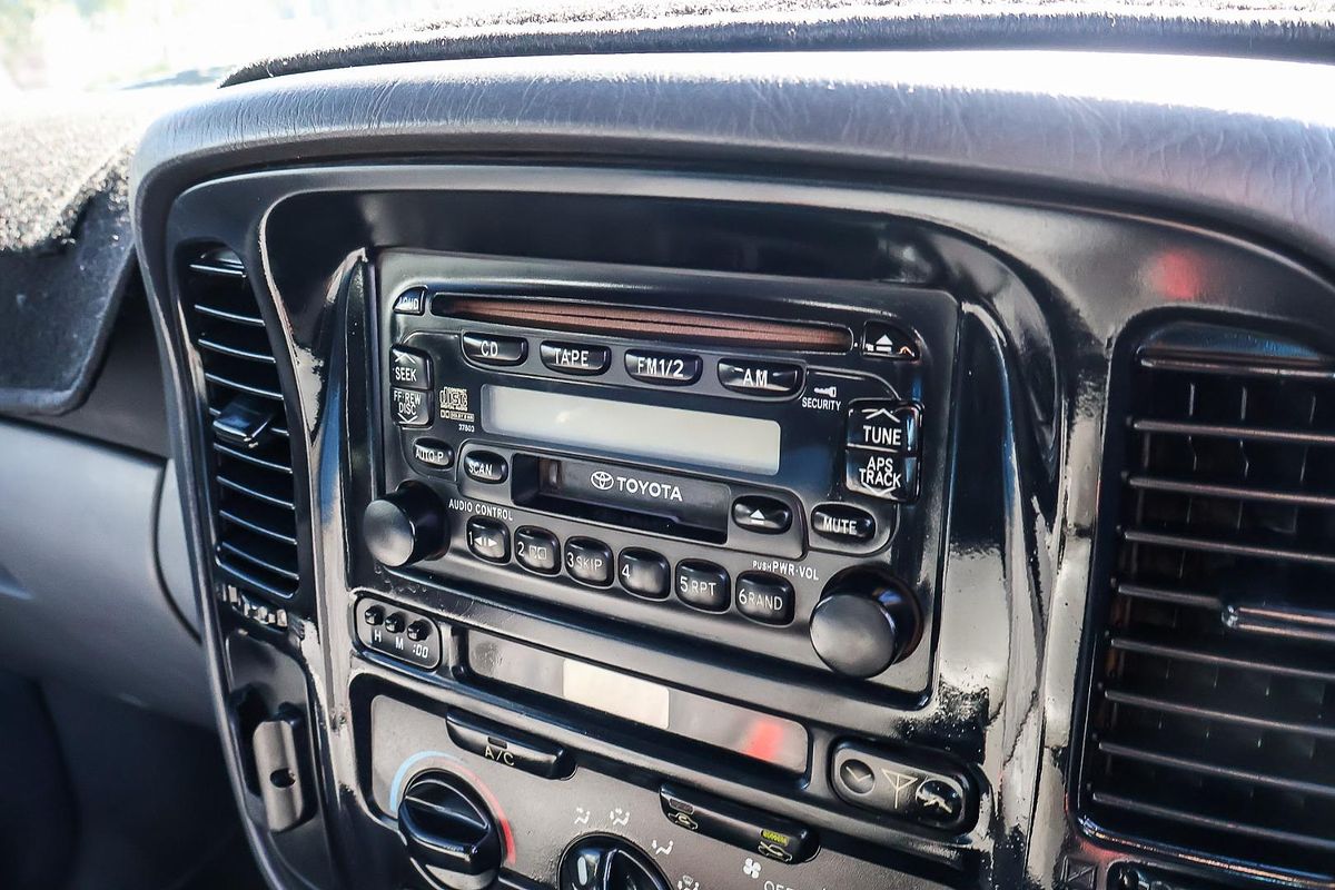 2002 Toyota Landcruiser GXL HZJ105R