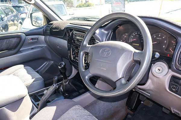 2002 Toyota Landcruiser GXL HZJ105R