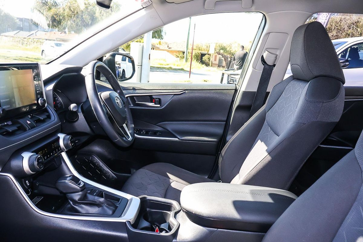 2020 Toyota RAV4 GXL MXAA52R