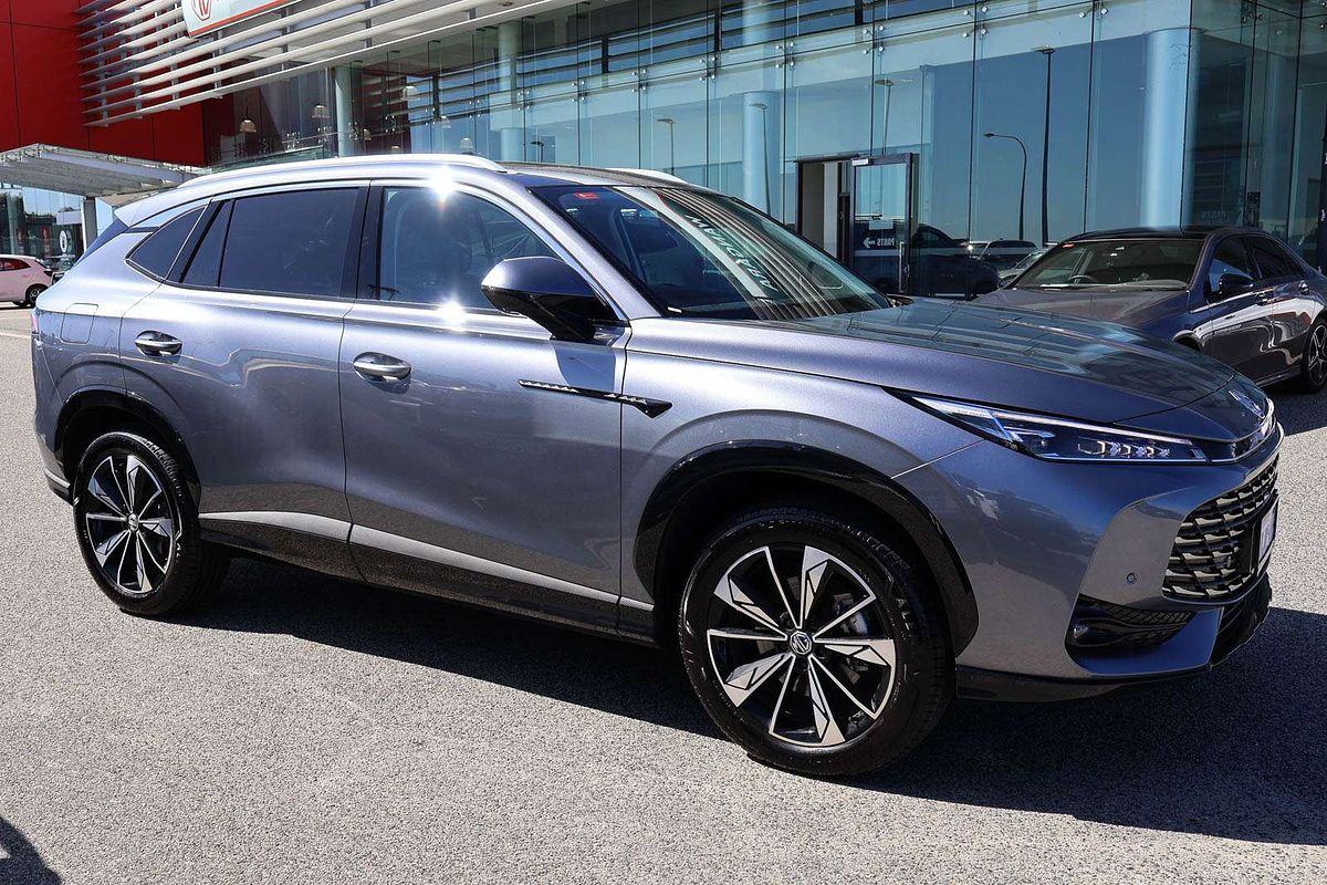 2024 MG HS Essence AS33