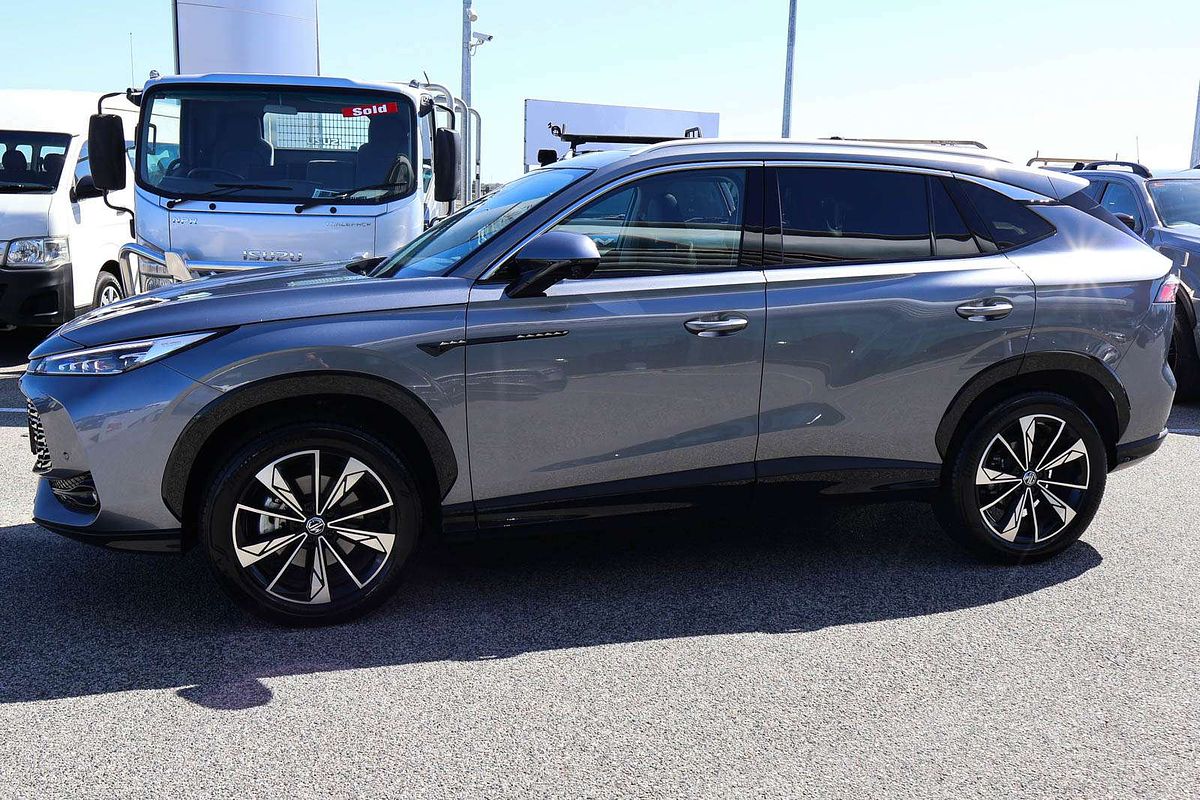 2024 MG HS Essence AS33