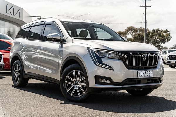 2024 Mahindra XUV700 AX7L