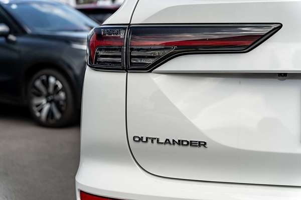 2025 Mitsubishi Outlander LS ZM