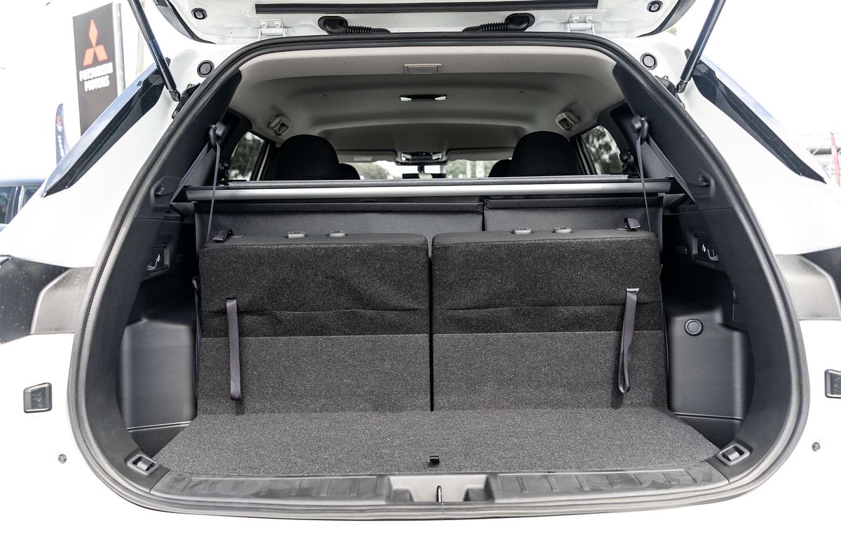 2025 Mitsubishi Outlander LS ZM