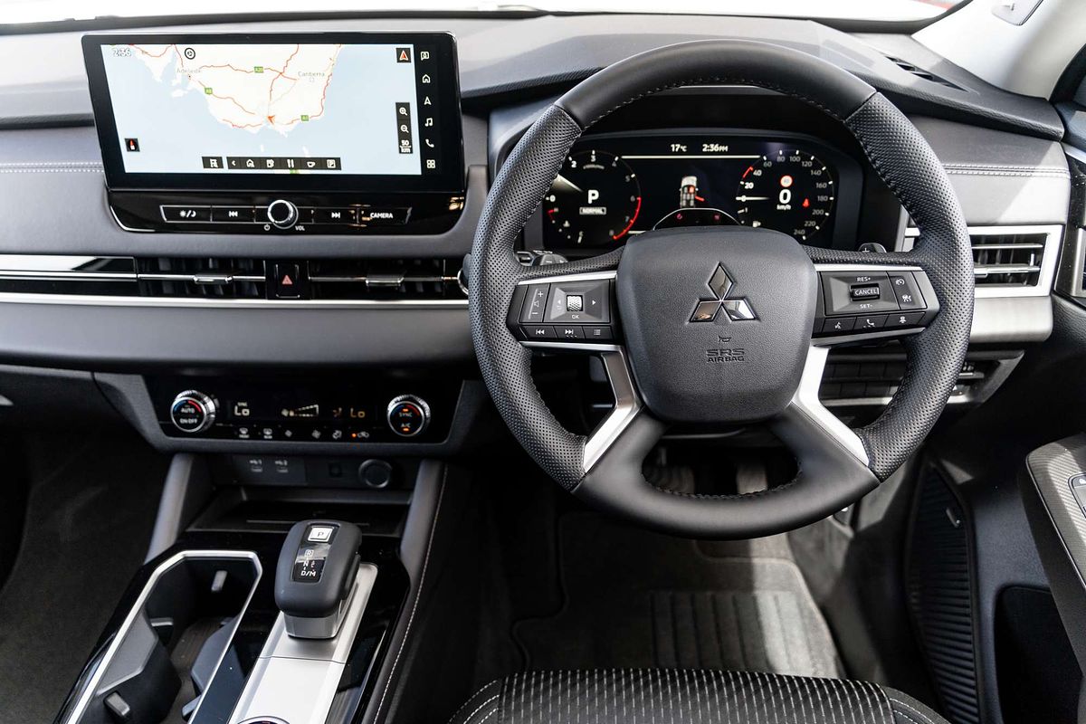 2025 Mitsubishi Outlander LS ZM