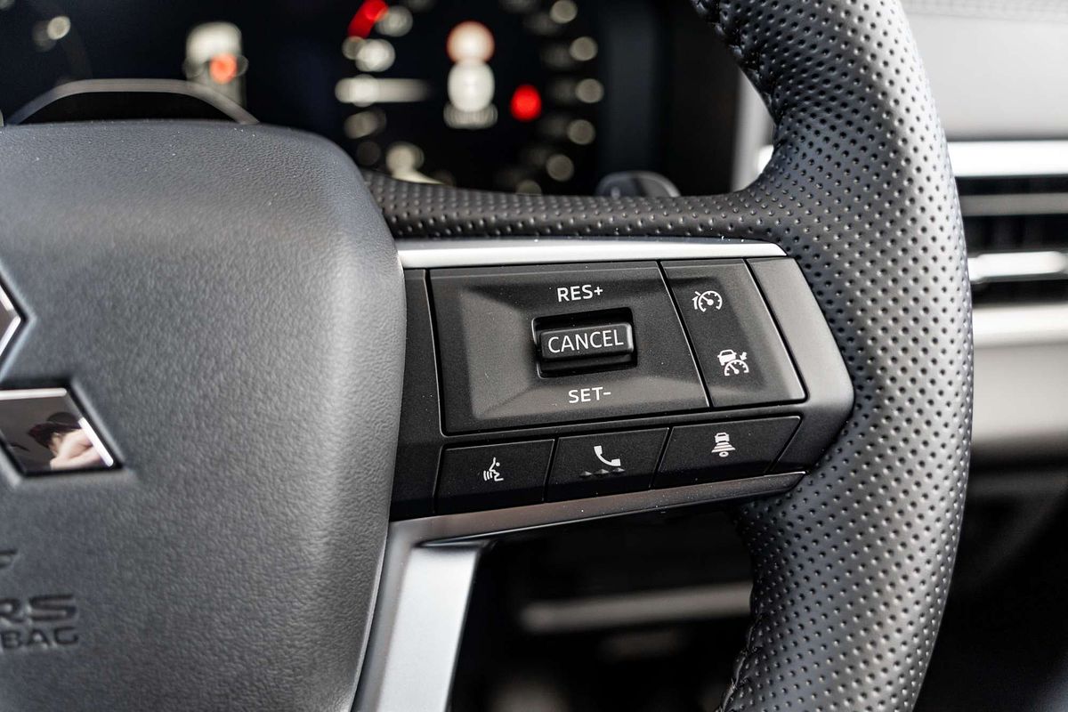 2025 Mitsubishi Outlander LS ZM