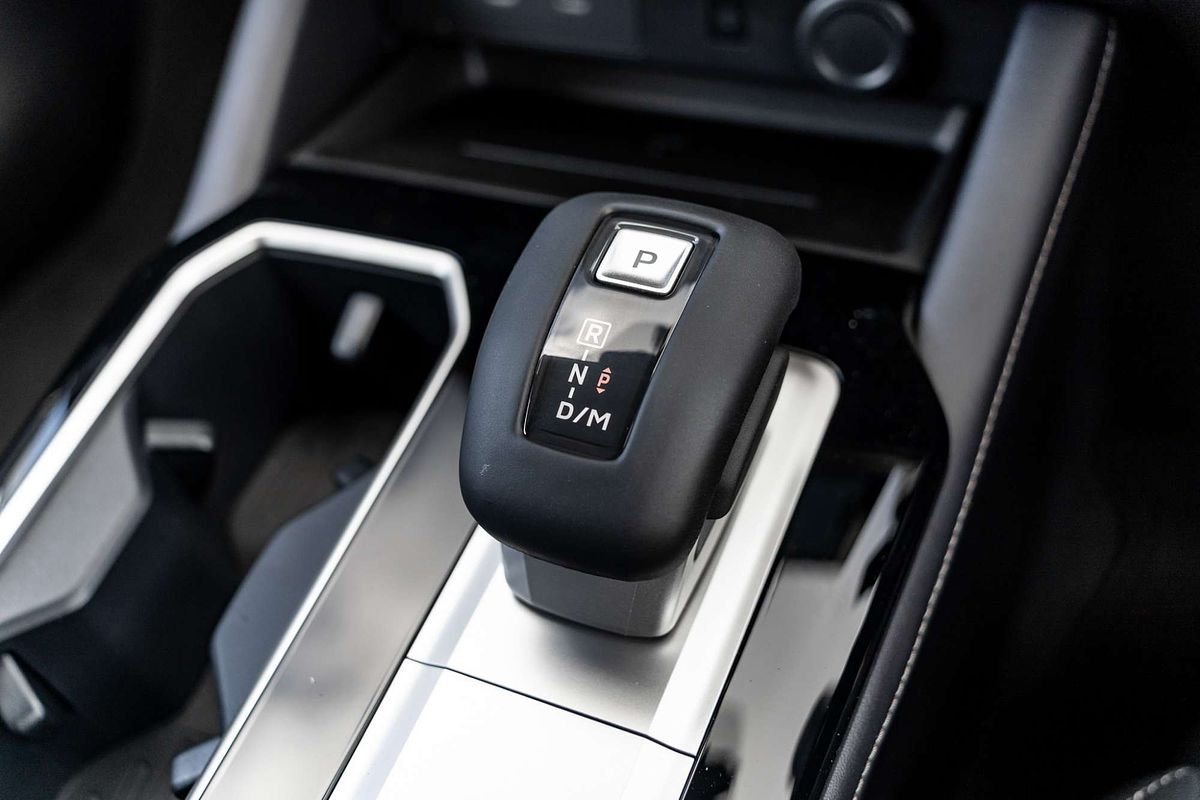 2025 Mitsubishi Outlander LS ZM