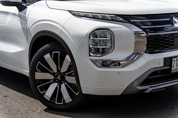 2025 Mitsubishi Outlander Exceed ZM