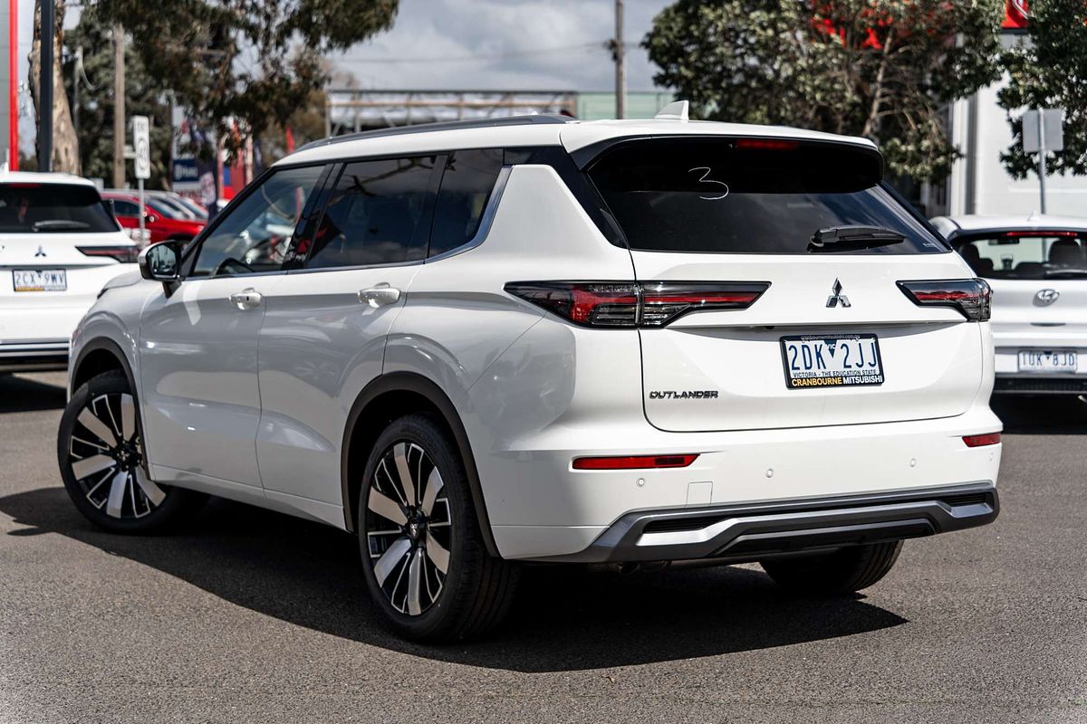 2025 Mitsubishi Outlander Exceed ZM