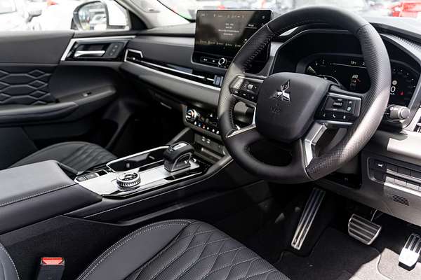 2025 Mitsubishi Outlander Exceed ZM