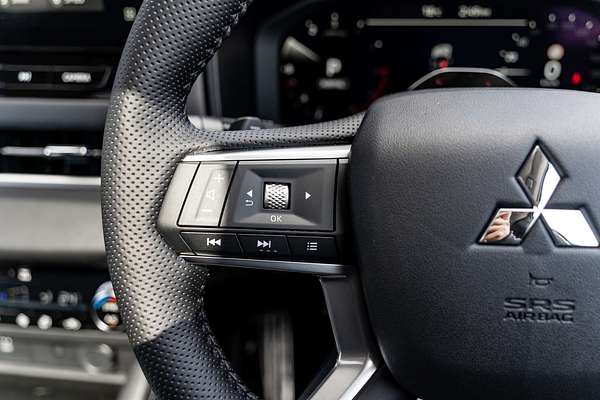 2025 Mitsubishi Outlander Exceed ZM