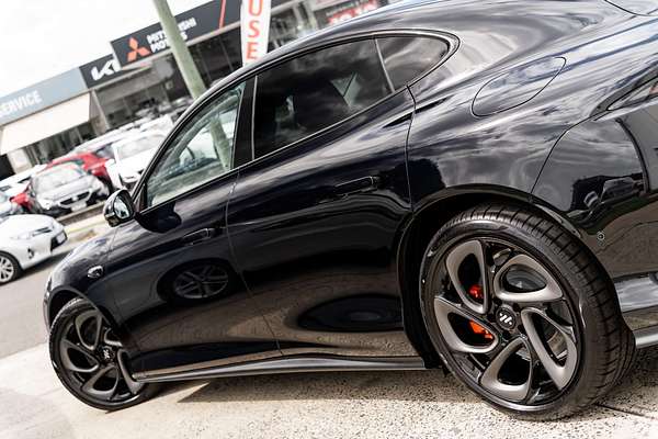 2025 MG IM5 Platinum P12L