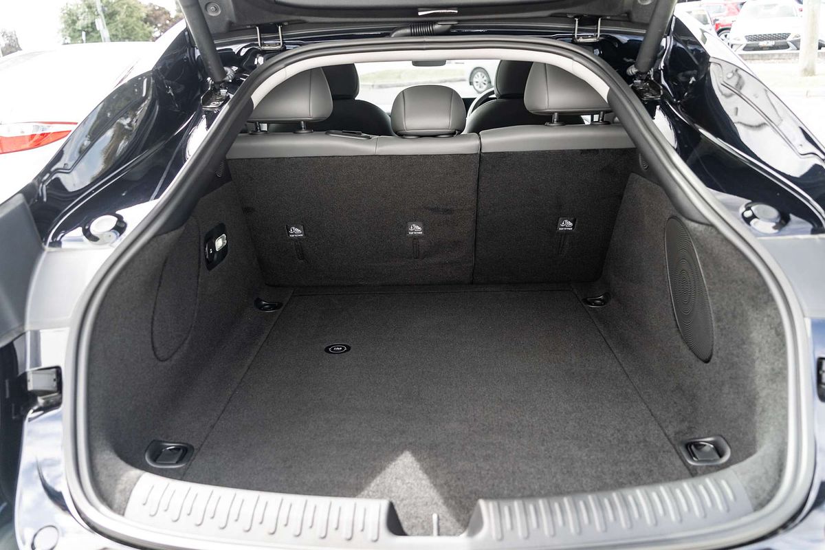 2025 MG IM5 Platinum P12L