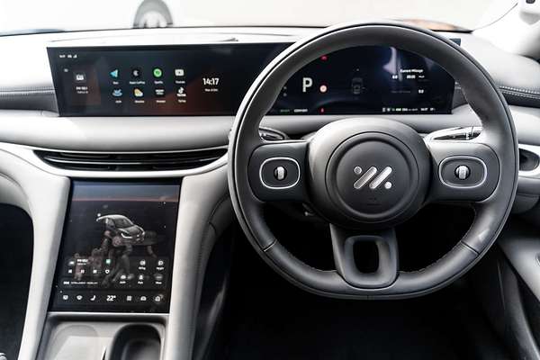 2025 MG IM5 Platinum P12L