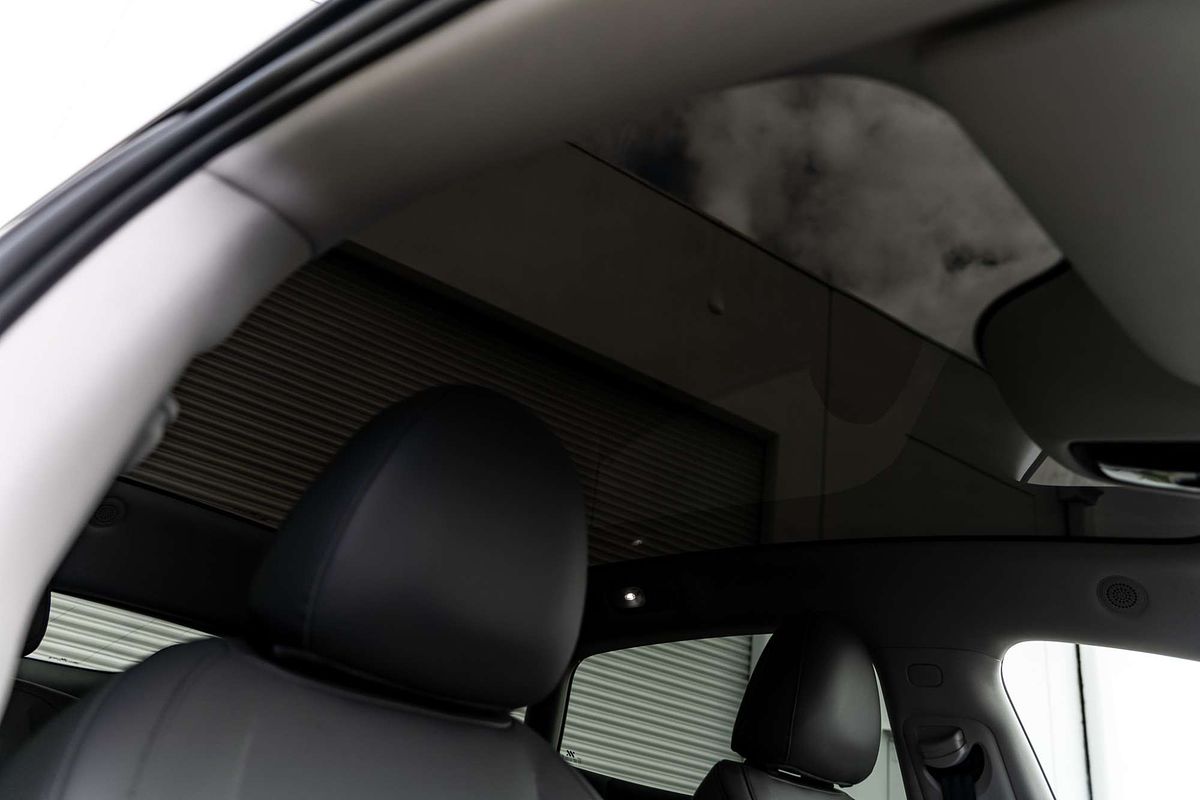 2025 MG IM5 Platinum P12L