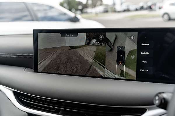 2025 MG IM5 Platinum P12L