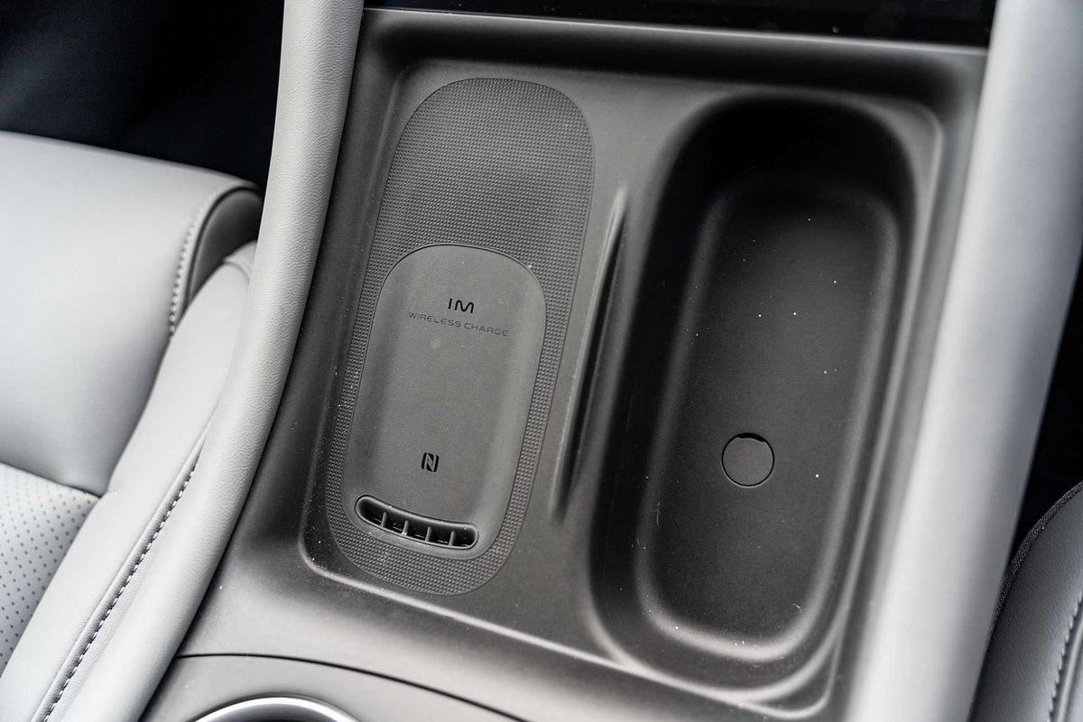 2025 MG IM5 Platinum P12L