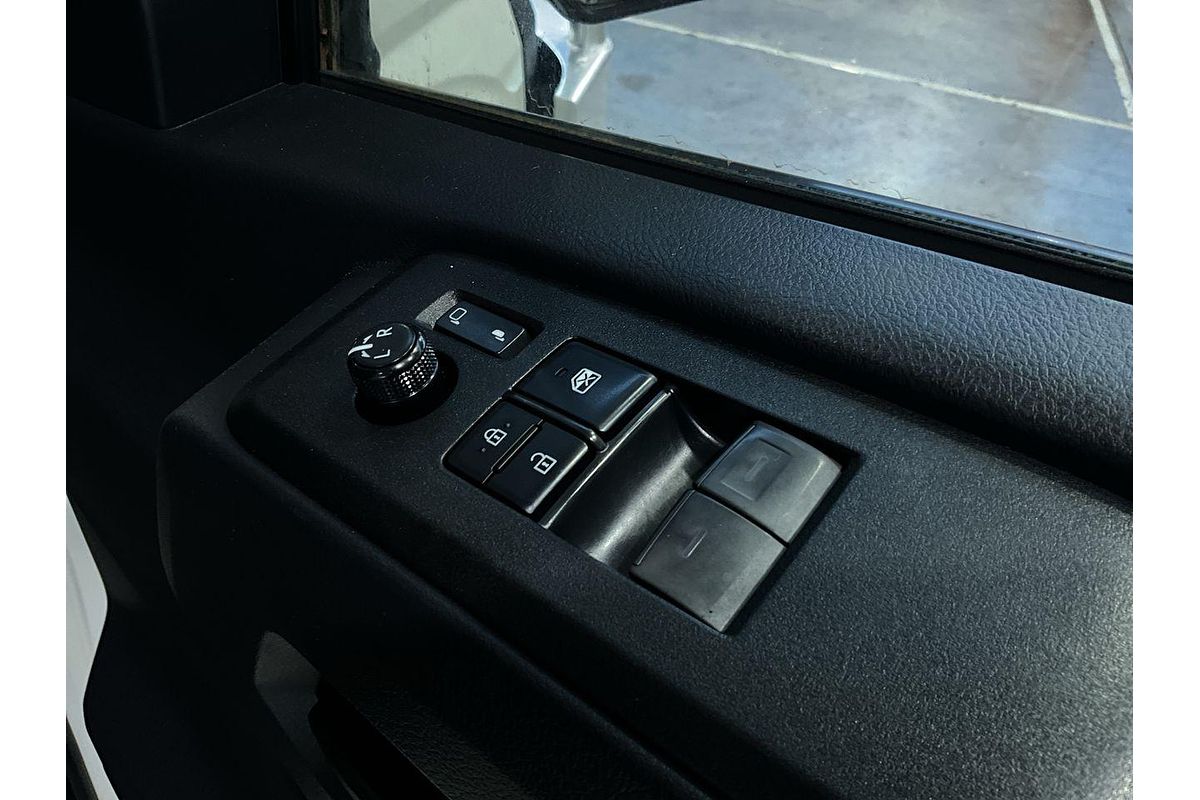 2020 Toyota Hiace Commuter GDH322R ELWB High Roof