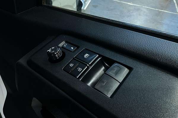 2020 Toyota Hiace Commuter GDH322R ELWB High Roof