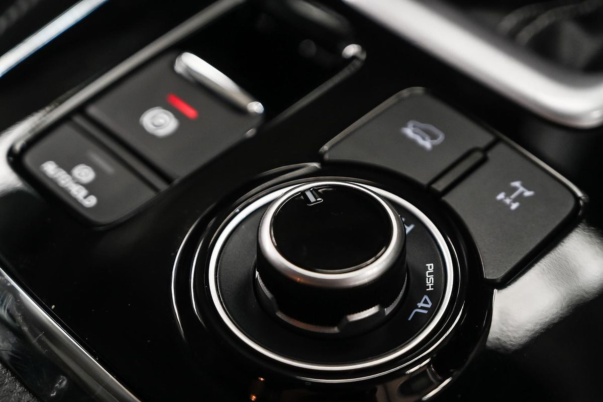 2024 Isuzu MU-X LS-T