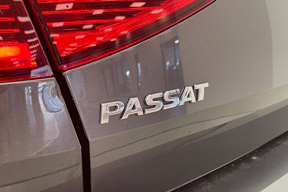 2015 Volkswagen PASSAT 140 TDI HIGHLINE 6 SP AUTO DIRECT SHIFT 4D SEDAN DT4 DIESEL