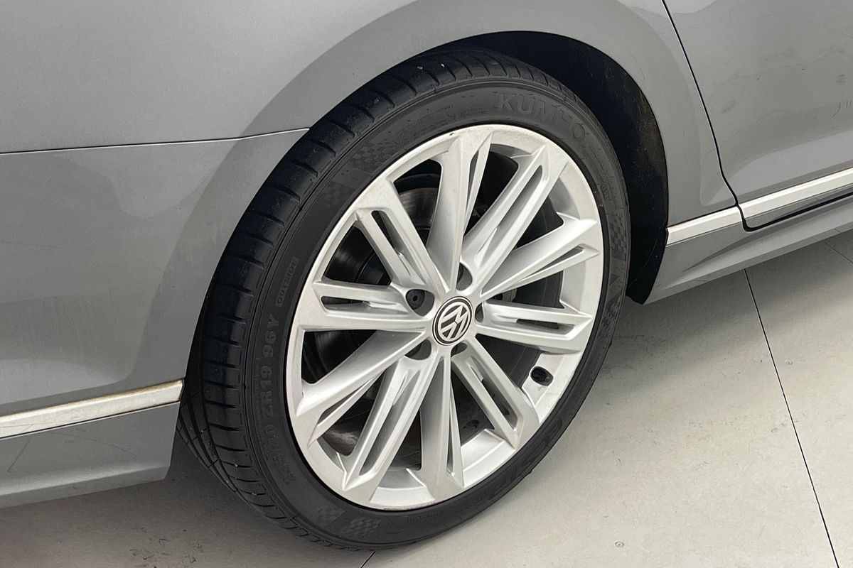 2015 Volkswagen PASSAT 140 TDI HIGHLINE 6 SP AUTO DIRECT SHIFT 4D SEDAN DT4 DIESEL