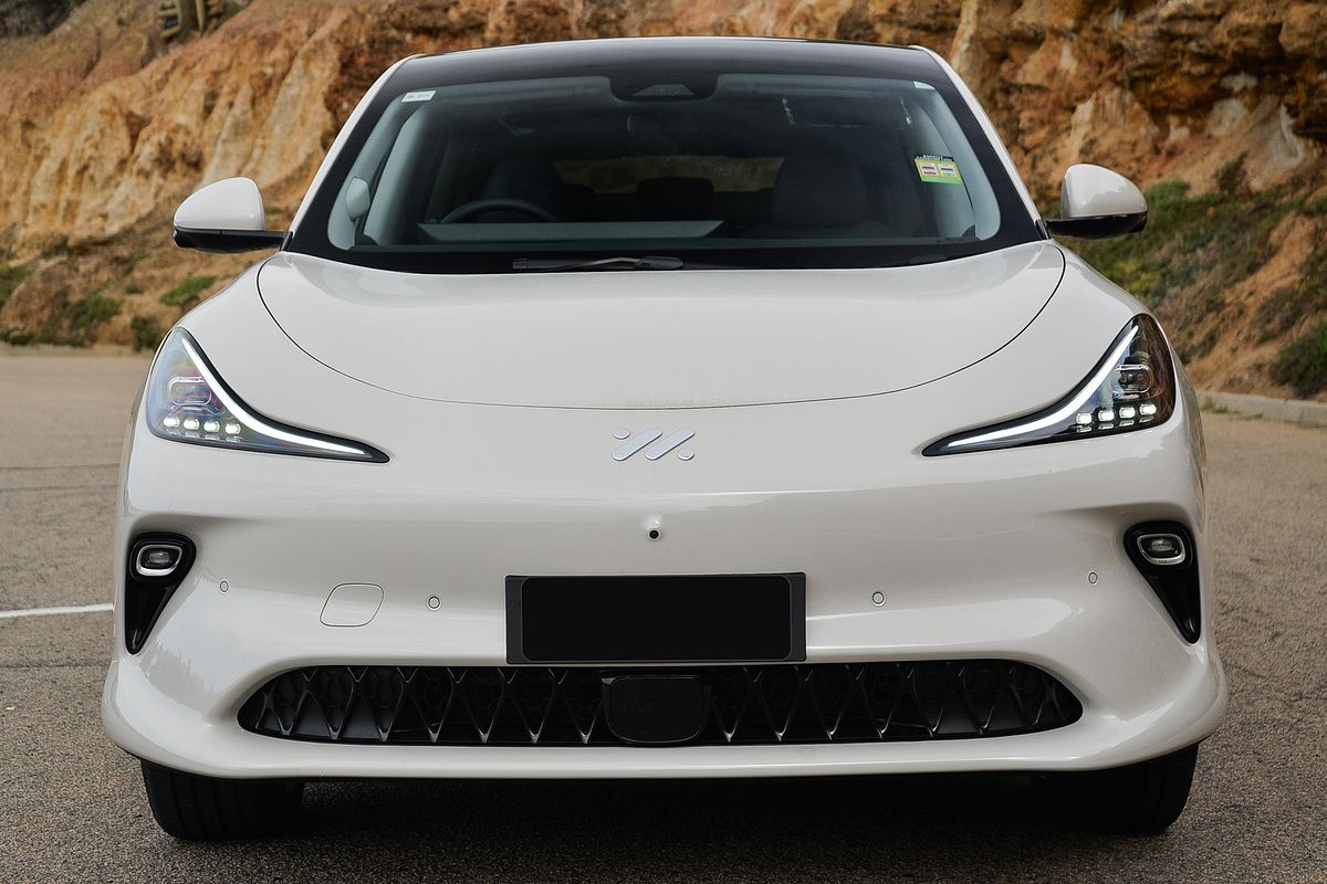 2025 MG IM6 Platinum S12L