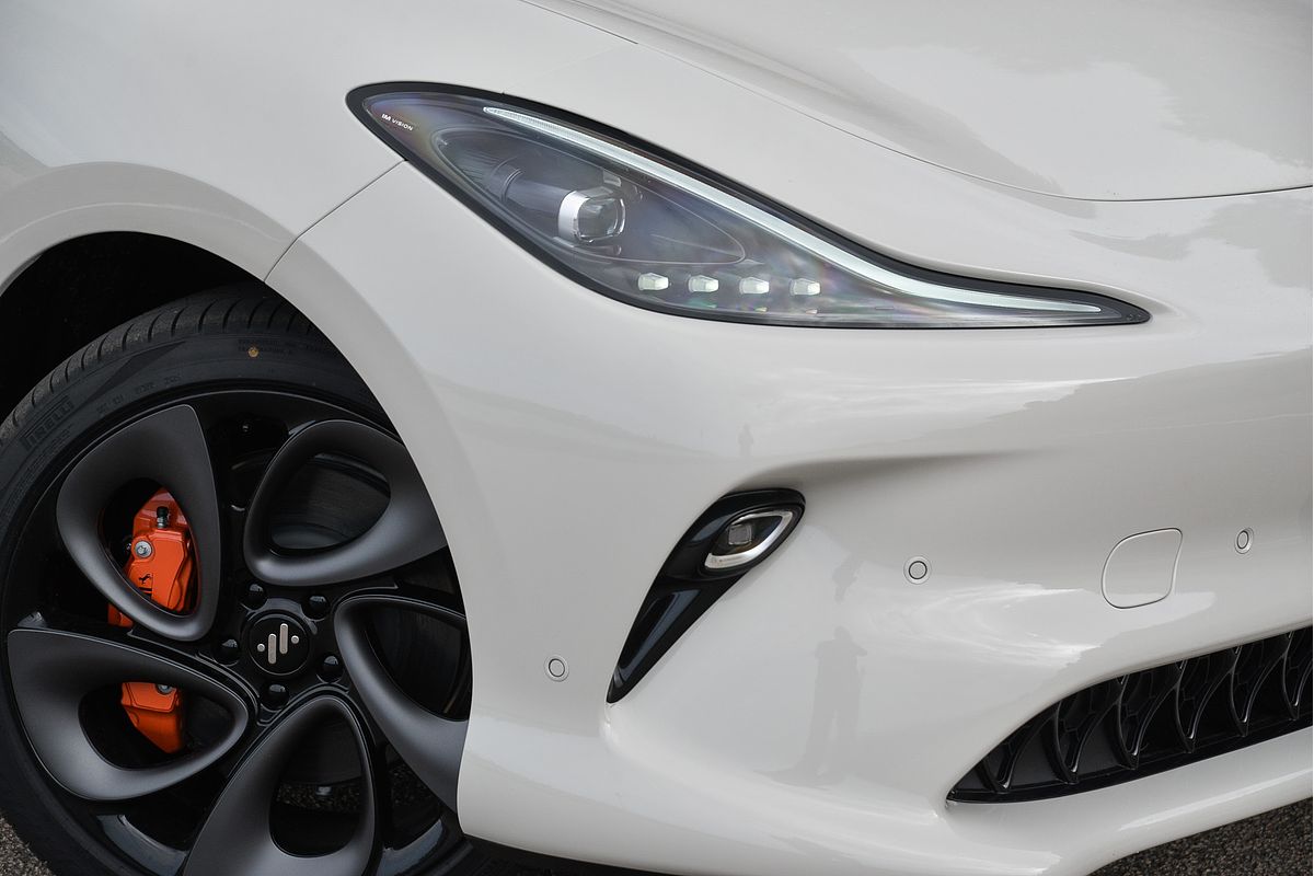 2025 MG IM6 Platinum S12L