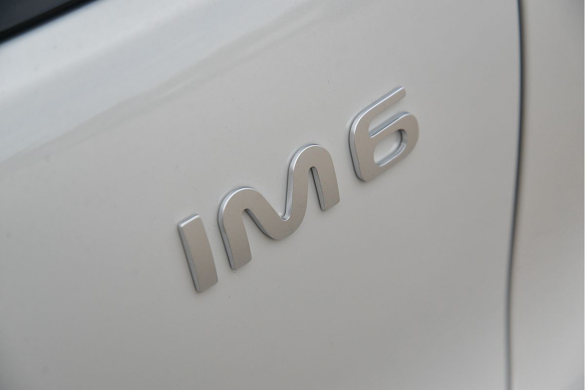 2025 MG IM6 Platinum S12L