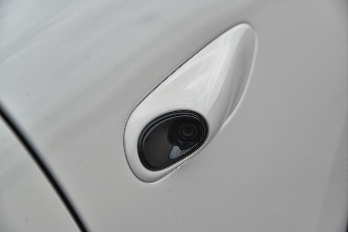 2025 MG IM6 Platinum S12L