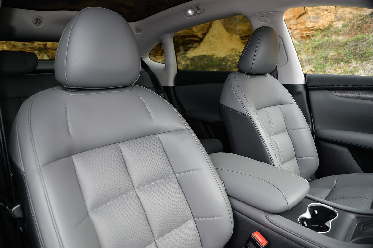 2025 MG IM6 Platinum S12L