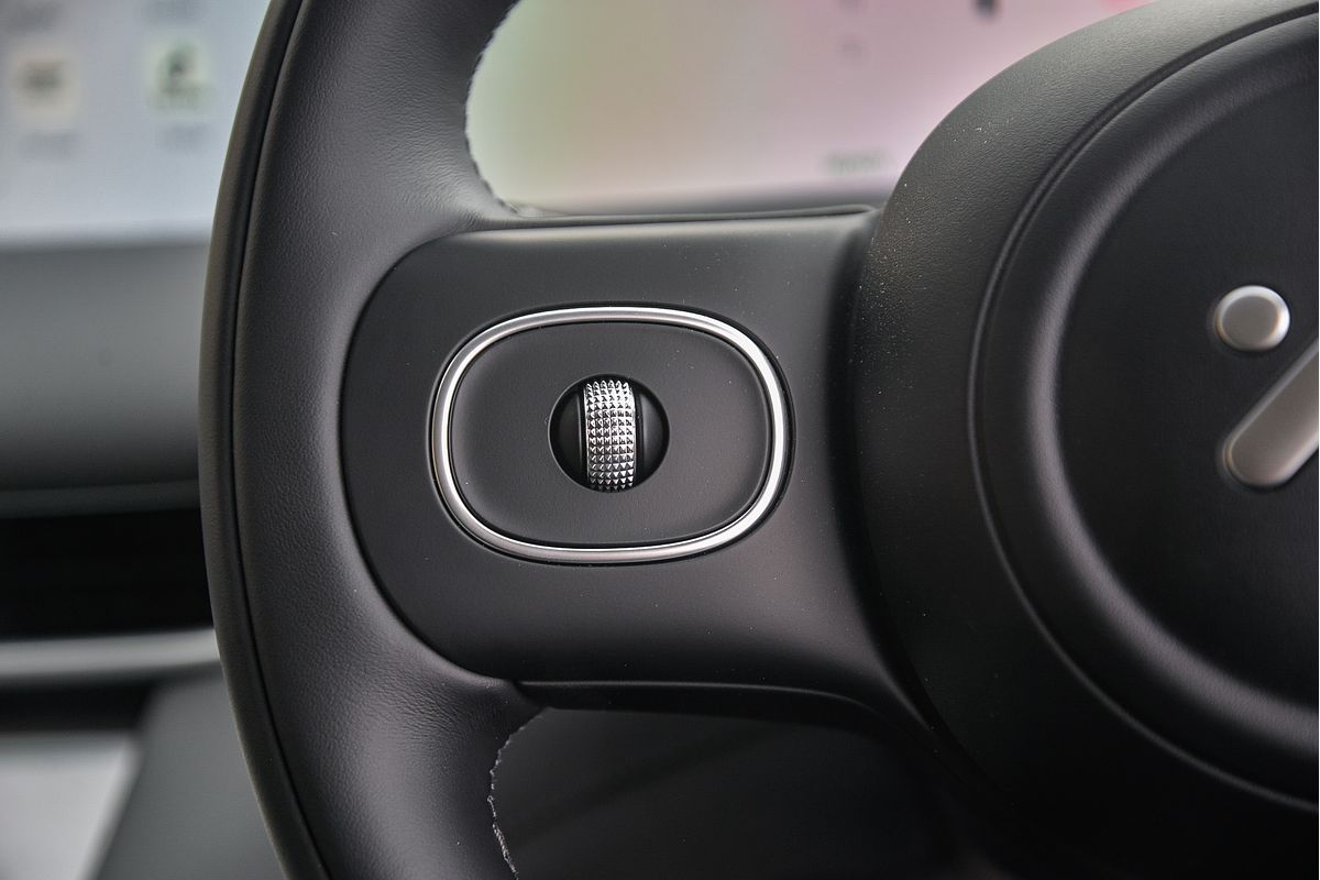 2025 MG IM6 Platinum S12L