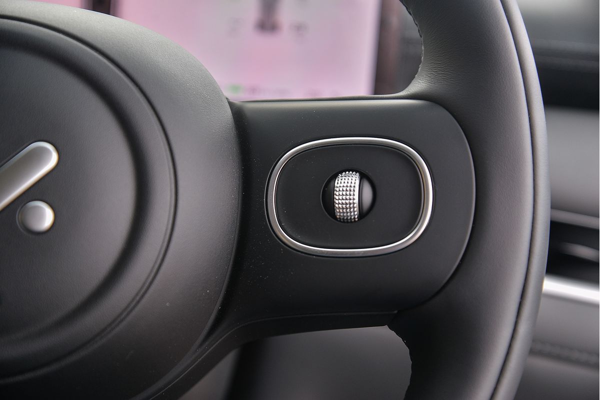 2025 MG IM6 Platinum S12L