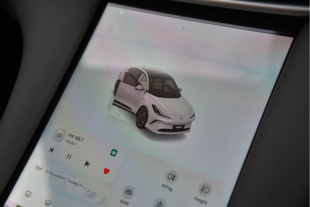 2025 MG IM6 Platinum S12L