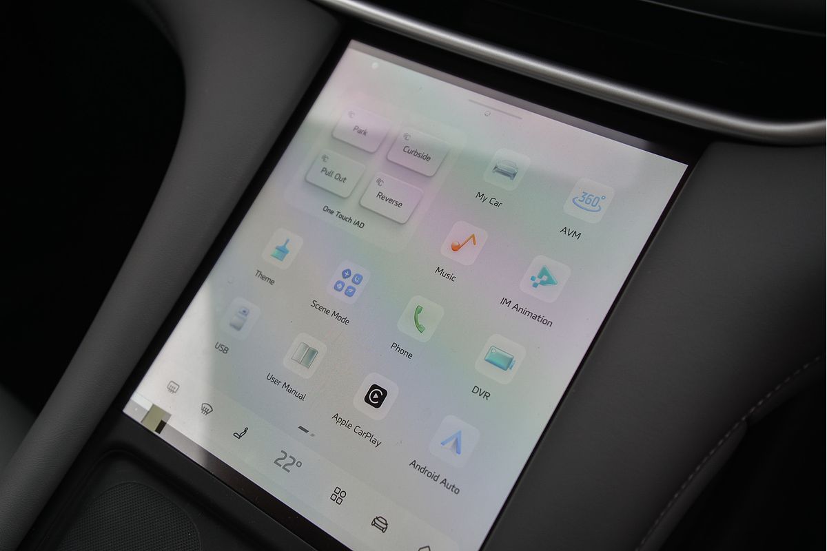 2025 MG IM6 Platinum S12L