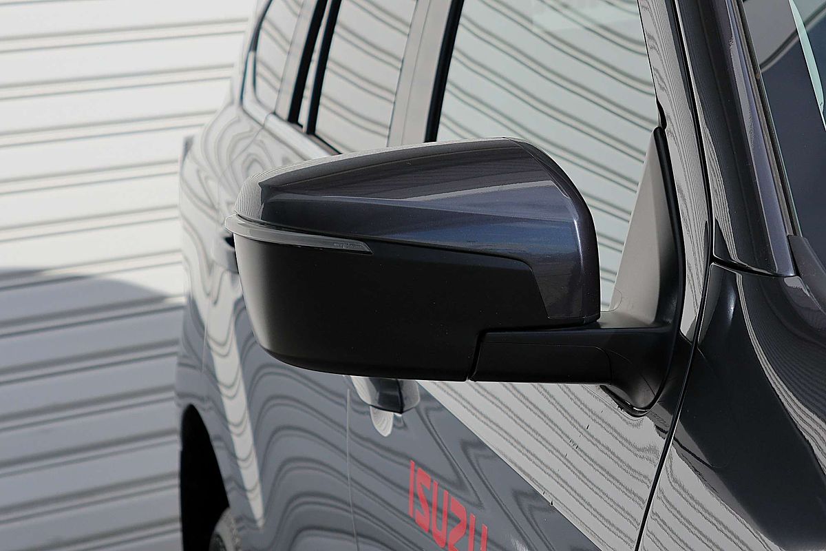 2024 Isuzu MU-X LS-T